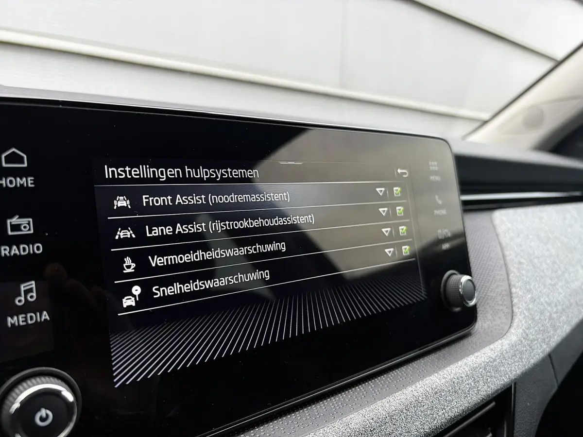 1.0 TSI 115pk DSG Selection | Camera | Smartlink | Stoelverwarming
