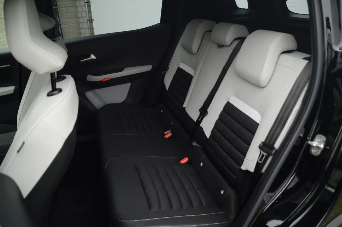 1.2 Hybrid 145pk Max | Achteruitrijcamera | Afwijkende dakkleur | Apple Carplay/Android Auto|telefoonintegratie premium