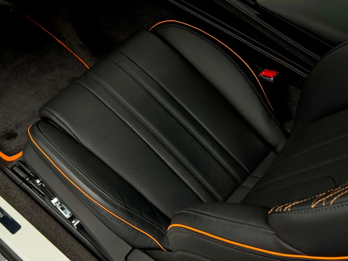 4.0 V8 Hybrid BLACK EDITION MULLINER, BTW AUTO, PANORAMIC ROOF, ROTATING DISPLAY, TOURING PACK, COMFORT PACK, NAIM FOR BENTLEY, GRAVITY GREY, BLACK BELUGA LEATHER WITH MANDARIN ACCENTS, ALAR