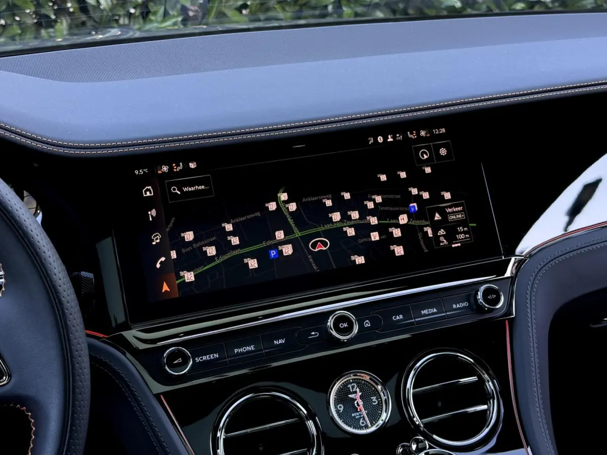 4.0 V8 Hybrid BLACK EDITION MULLINER, BTW AUTO, PANORAMIC ROOF, ROTATING DISPLAY, TOURING PACK, COMFORT PACK, NAIM FOR BENTLEY, GRAVITY GREY, BLACK BELUGA LEATHER WITH MANDARIN ACCENTS, ALAR