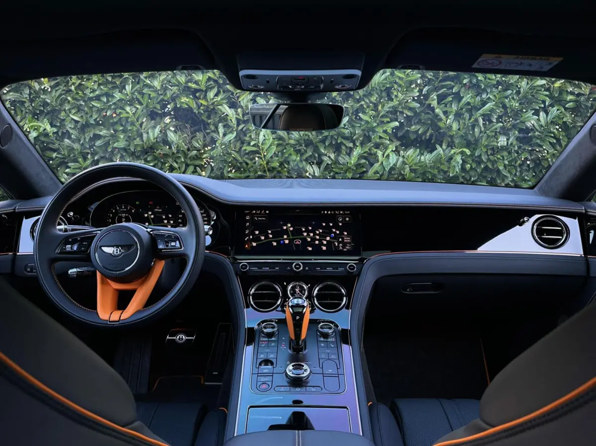 4.0 V8 Hybrid BLACK EDITION MULLINER, BTW AUTO, PANORAMIC ROOF, ROTATING DISPLAY, TOURING PACK, COMFORT PACK, NAIM FOR BENTLEY, GRAVITY GREY, BLACK BELUGA LEATHER WITH MANDARIN ACCENTS, ALAR