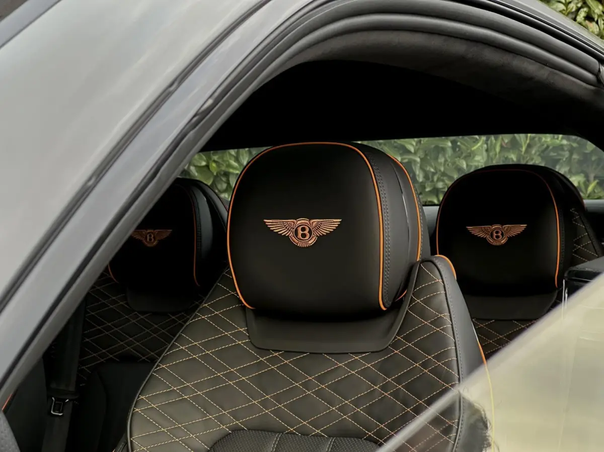 4.0 V8 Hybrid BLACK EDITION MULLINER, BTW AUTO, PANORAMIC ROOF, ROTATING DISPLAY, TOURING PACK, COMFORT PACK, NAIM FOR BENTLEY, GRAVITY GREY, BLACK BELUGA LEATHER WITH MANDARIN ACCENTS, ALAR