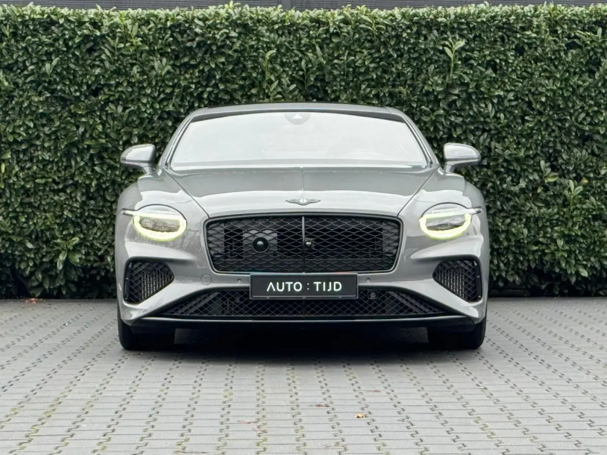 4.0 V8 Hybrid BLACK EDITION MULLINER, BTW AUTO, PANORAMIC ROOF, ROTATING DISPLAY, TOURING PACK, COMFORT PACK, NAIM FOR BENTLEY, GRAVITY GREY, BLACK BELUGA LEATHER WITH MANDARIN ACCENTS, ALAR
