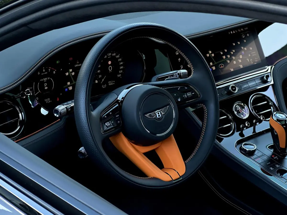 4.0 V8 Hybrid BLACK EDITION MULLINER, BTW AUTO, PANORAMIC ROOF, ROTATING DISPLAY, TOURING PACK, COMFORT PACK, NAIM FOR BENTLEY, GRAVITY GREY, BLACK BELUGA LEATHER WITH MANDARIN ACCENTS, ALAR