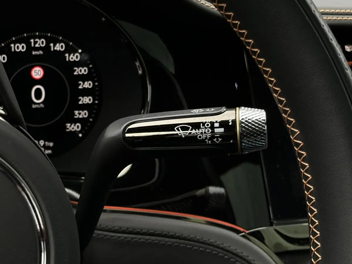4.0 V8 Hybrid BLACK EDITION MULLINER, BTW AUTO, PANORAMIC ROOF, ROTATING DISPLAY, TOURING PACK, COMFORT PACK, NAIM FOR BENTLEY, GRAVITY GREY, BLACK BELUGA LEATHER WITH MANDARIN ACCENTS, ALAR