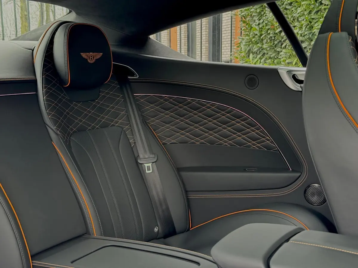 4.0 V8 Hybrid BLACK EDITION MULLINER, BTW AUTO, PANORAMIC ROOF, ROTATING DISPLAY, TOURING PACK, COMFORT PACK, NAIM FOR BENTLEY, GRAVITY GREY, BLACK BELUGA LEATHER WITH MANDARIN ACCENTS, ALAR