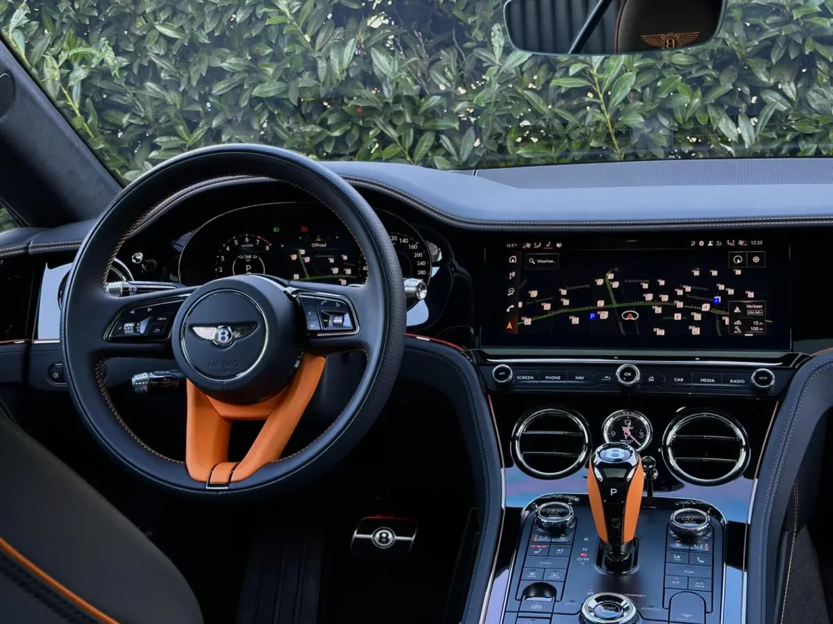 4.0 V8 Hybrid BLACK EDITION MULLINER, BTW AUTO, PANORAMIC ROOF, ROTATING DISPLAY, TOURING PACK, COMFORT PACK, NAIM FOR BENTLEY, GRAVITY GREY, BLACK BELUGA LEATHER WITH MANDARIN ACCENTS, ALAR