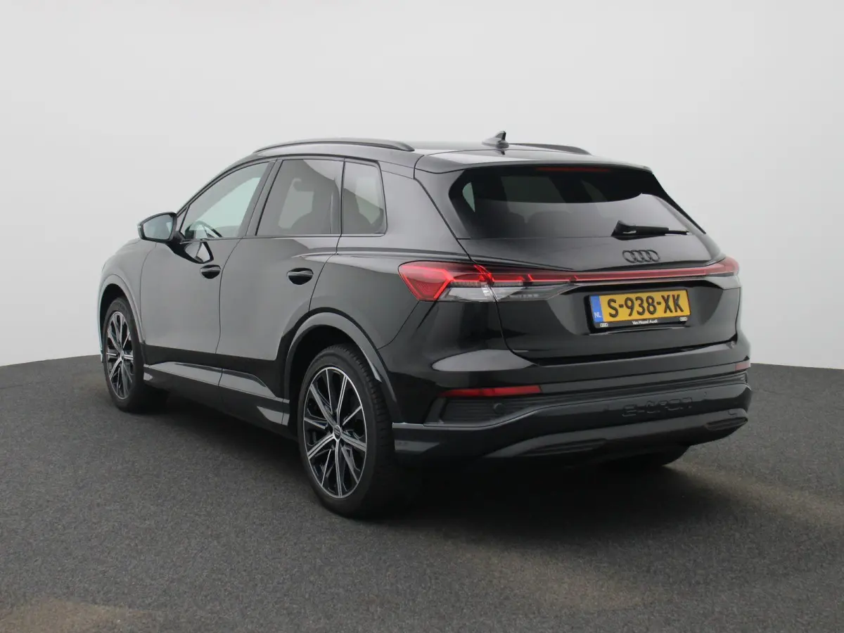 40 Advanced edition 77 kWh l Demo l Cruise control l Airco l Navigatie l Parkeersensoren l Stoelverwarming l Privacy glas l Lichtpakket plus ambient light l Matrix-ledkoplampen l Apple Carpl