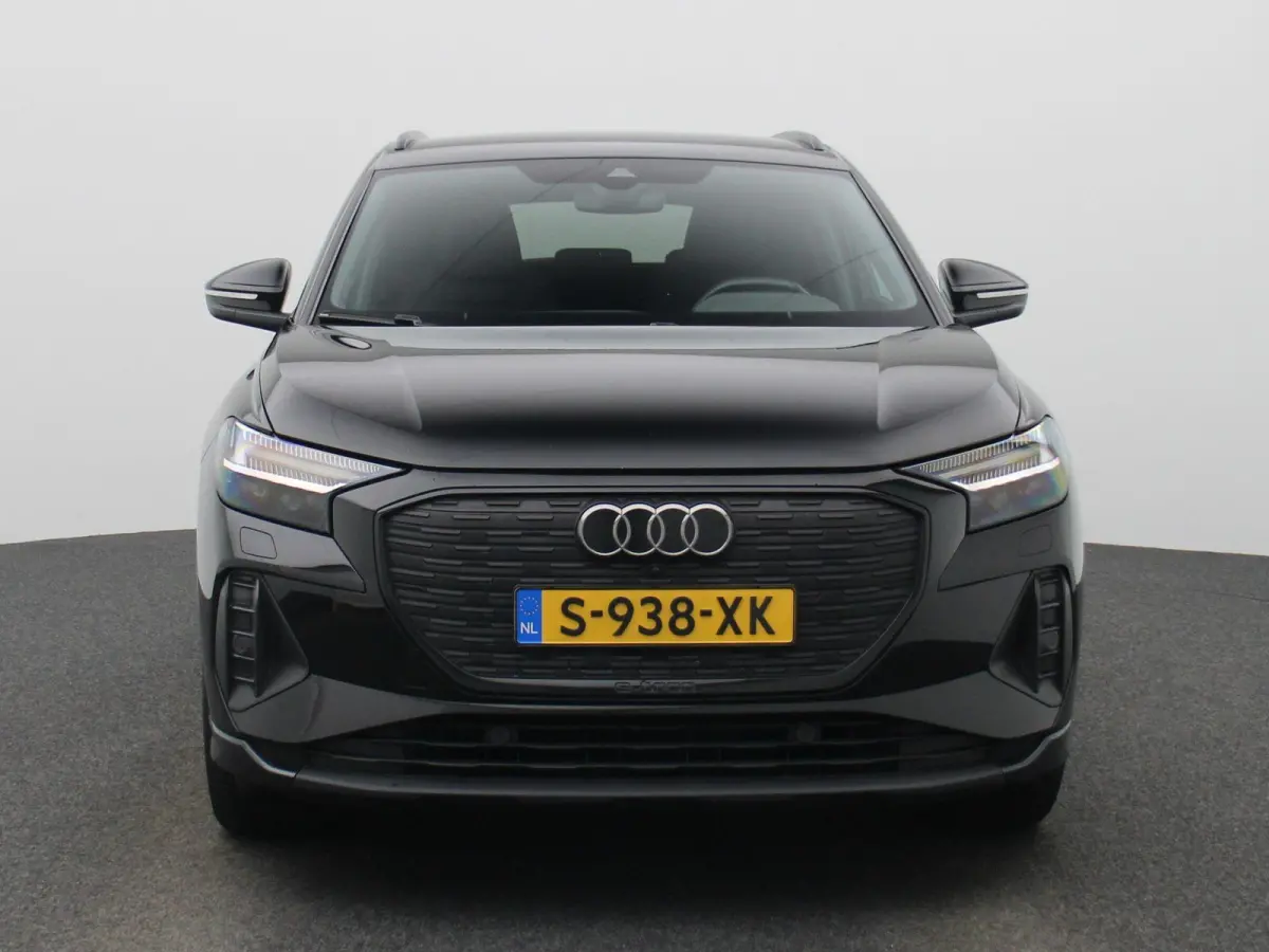 40 Advanced edition 77 kWh l Demo l Cruise control l Airco l Navigatie l Parkeersensoren l Stoelverwarming l Privacy glas l Lichtpakket plus ambient light l Matrix-ledkoplampen l Apple Carpl