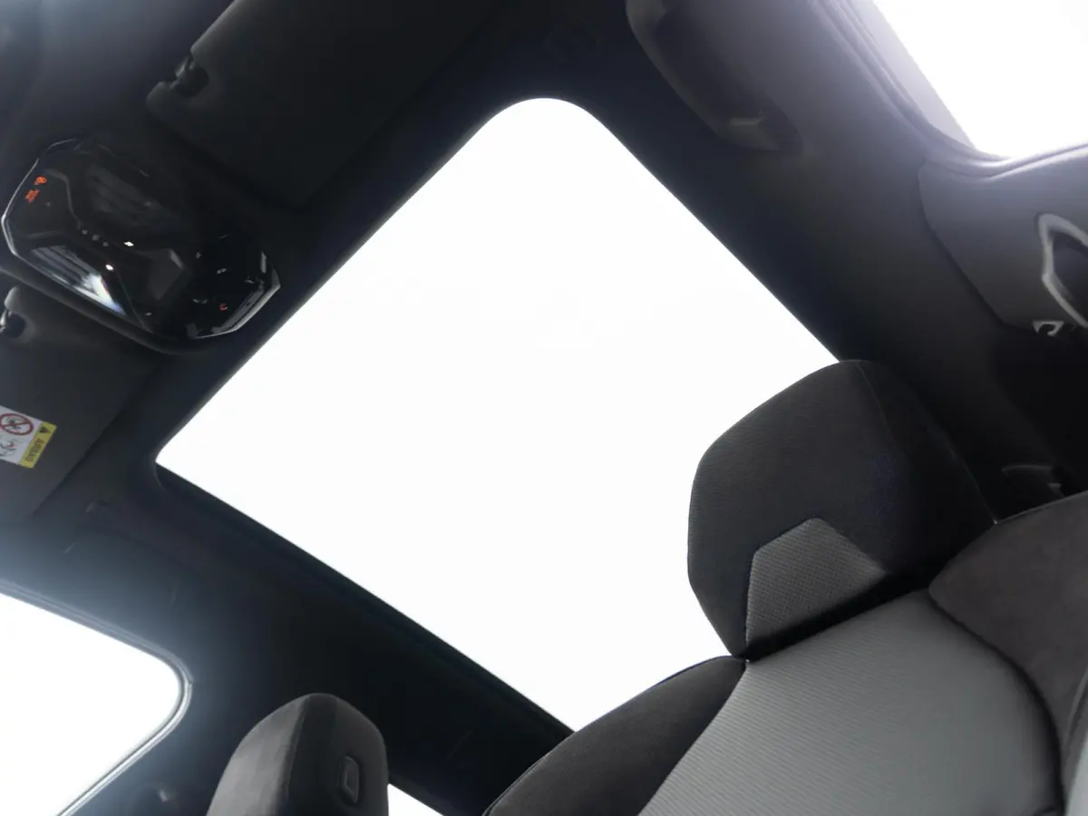 530e xDrive SoH 100% | M Sportpakket Pro | Innovation Pack | Stoelventilatie | Stuurwielrand verwarmd | Comfort Access | Panoramadak | Harman-Kardon | Trekhaak