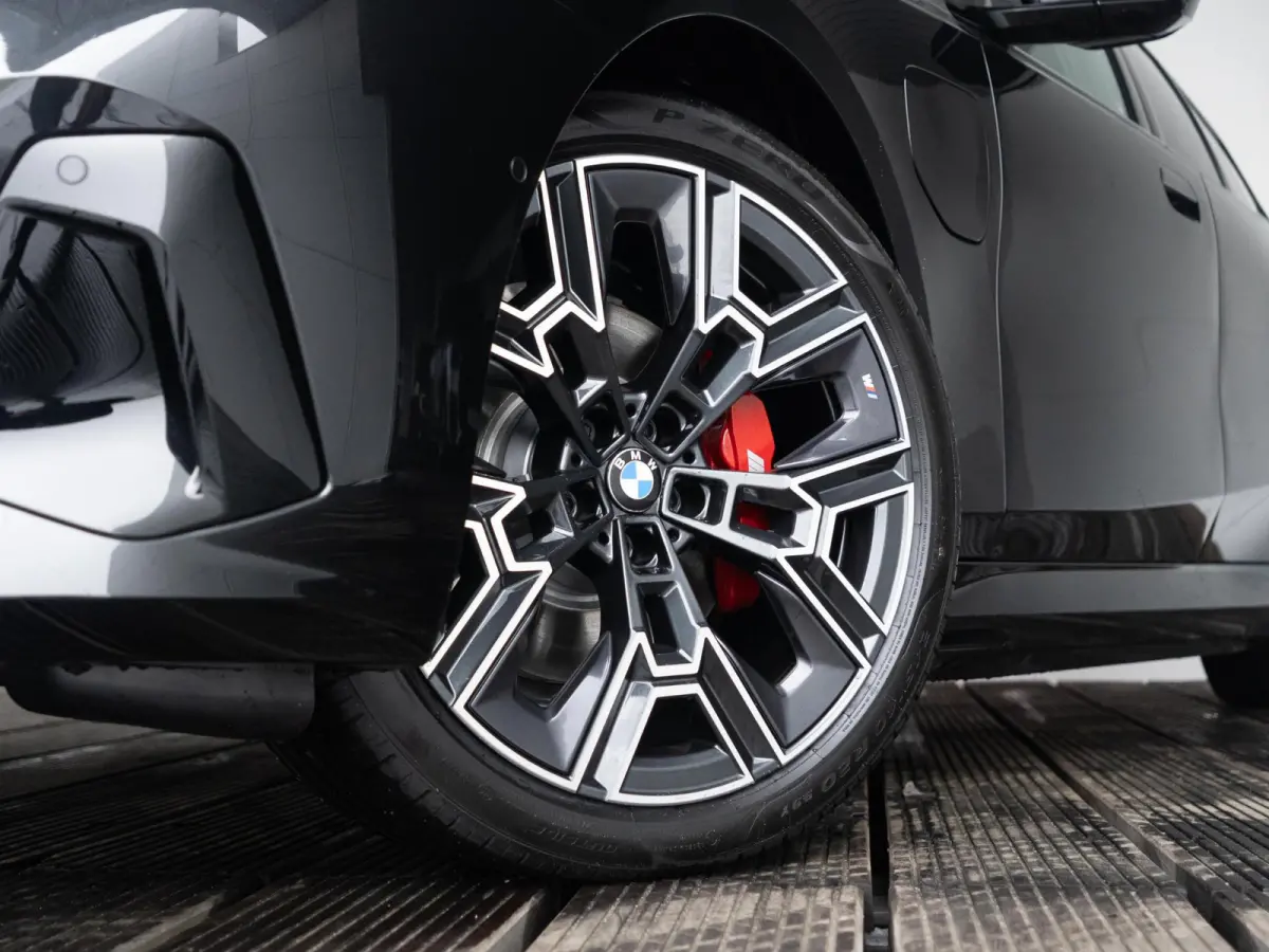 530e xDrive SoH 100% | M Sportpakket Pro | Innovation Pack | Stoelventilatie | Stuurwielrand verwarmd | Comfort Access | Panoramadak | Harman-Kardon | Trekhaak