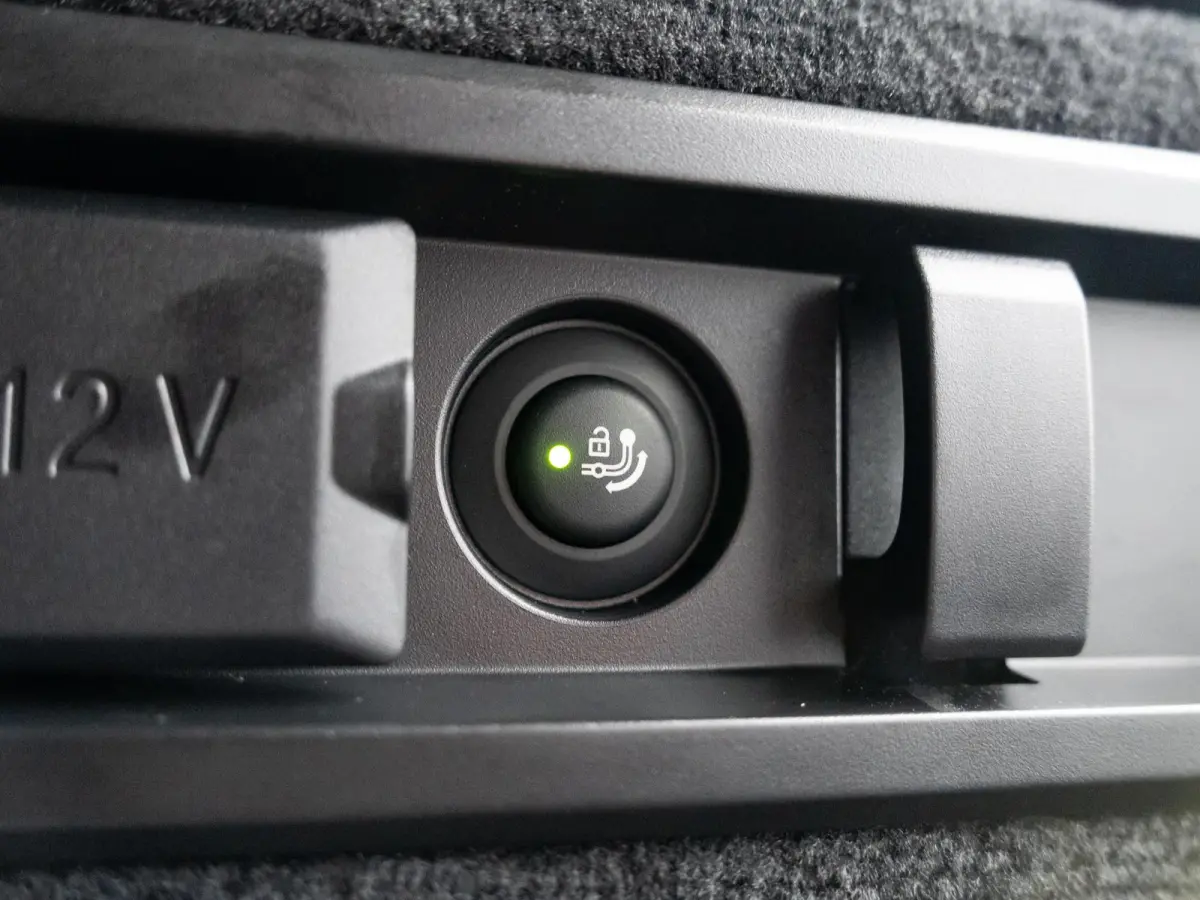 530e xDrive SoH 100% | M Sportpakket Pro | Innovation Pack | Stoelventilatie | Stuurwielrand verwarmd | Comfort Access | Panoramadak | Harman-Kardon | Trekhaak