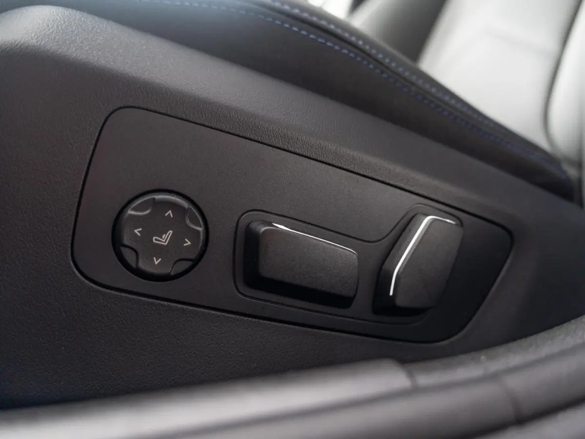 530e xDrive SoH 100% | M Sportpakket Pro | Innovation Pack | Stoelventilatie | Stuurwielrand verwarmd | Comfort Access | Panoramadak | Harman-Kardon | Trekhaak