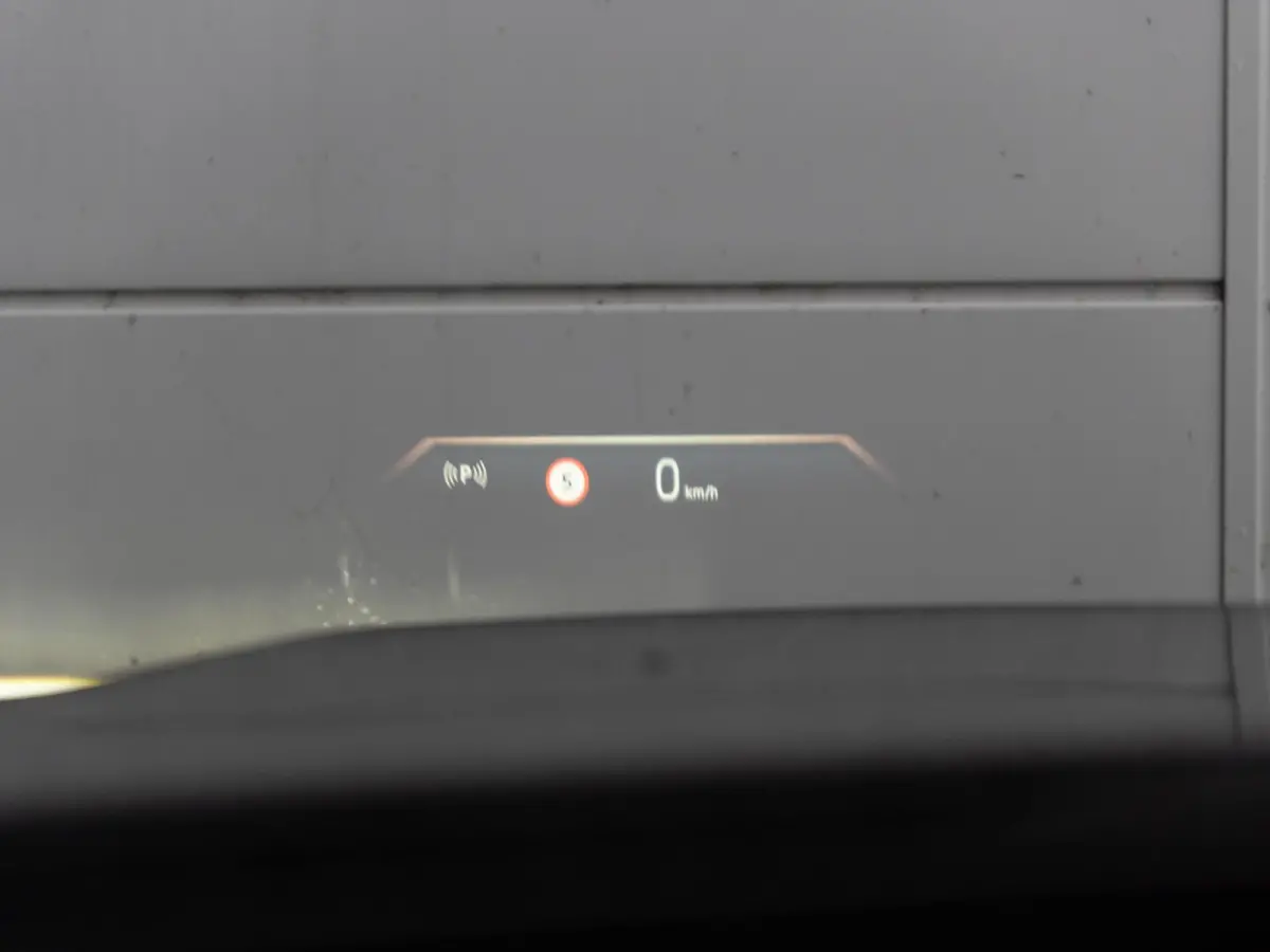 530e xDrive SoH 100% | M Sportpakket Pro | Innovation Pack | Stoelventilatie | Stuurwielrand verwarmd | Comfort Access | Panoramadak | Harman-Kardon | Trekhaak