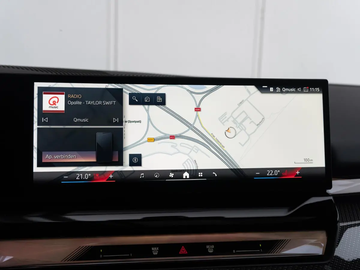 530e xDrive SoH 100% | M Sportpakket Pro | Innovation Pack | Stoelventilatie | Stuurwielrand verwarmd | Comfort Access | Panoramadak | Harman-Kardon | Trekhaak