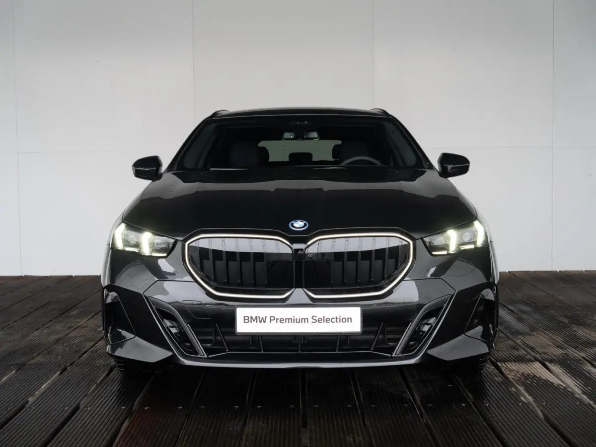 530e xDrive SoH 100% | M Sportpakket Pro | Innovation Pack | Stoelventilatie | Stuurwielrand verwarmd | Comfort Access | Panoramadak | Harman-Kardon | Trekhaak