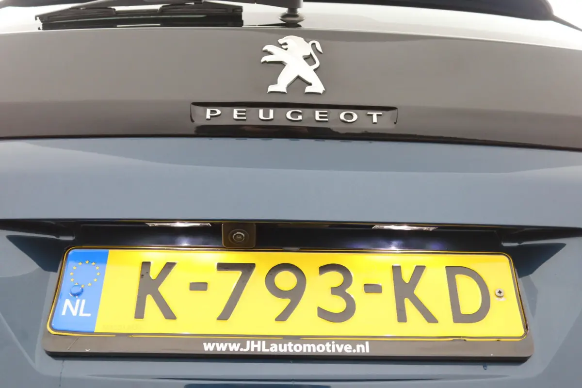 1.2*FACELIFT*CARPLAY*NAVI*CRUISE*ECC*HAAK*CAM*LED*