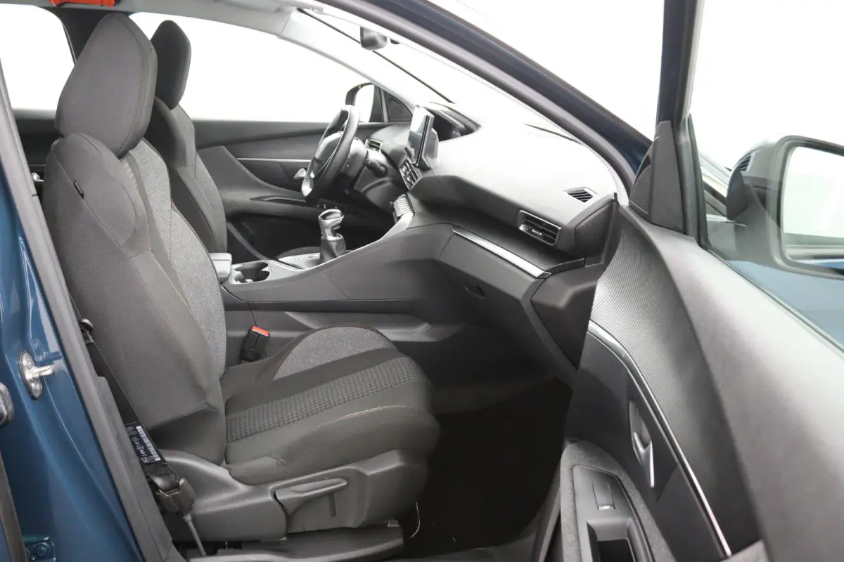 1.2*FACELIFT*CARPLAY*NAVI*CRUISE*ECC*HAAK*CAM*LED*
