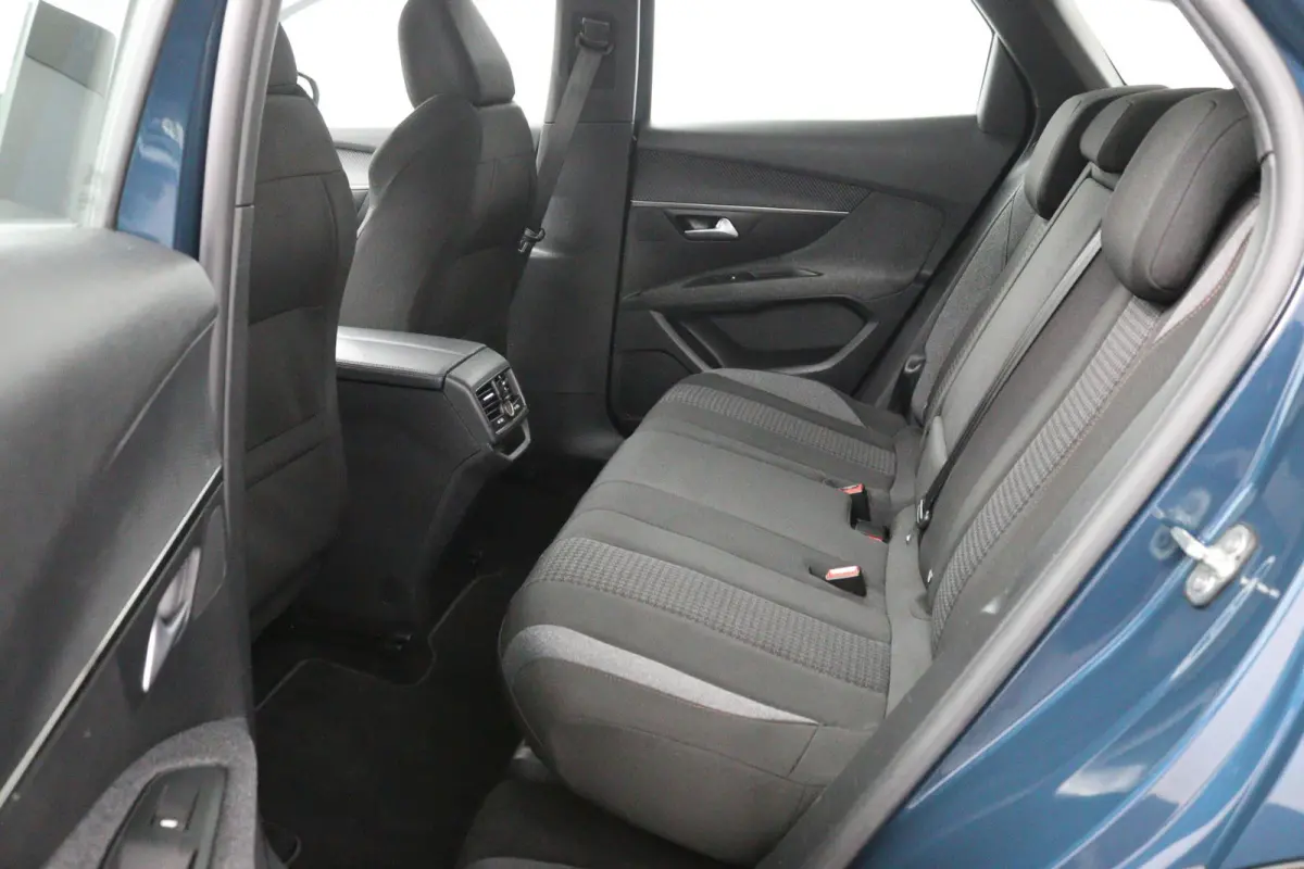 1.2*FACELIFT*CARPLAY*NAVI*CRUISE*ECC*HAAK*CAM*LED*