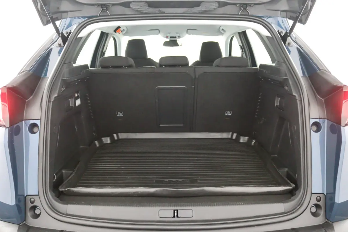 1.2*FACELIFT*CARPLAY*NAVI*CRUISE*ECC*HAAK*CAM*LED*