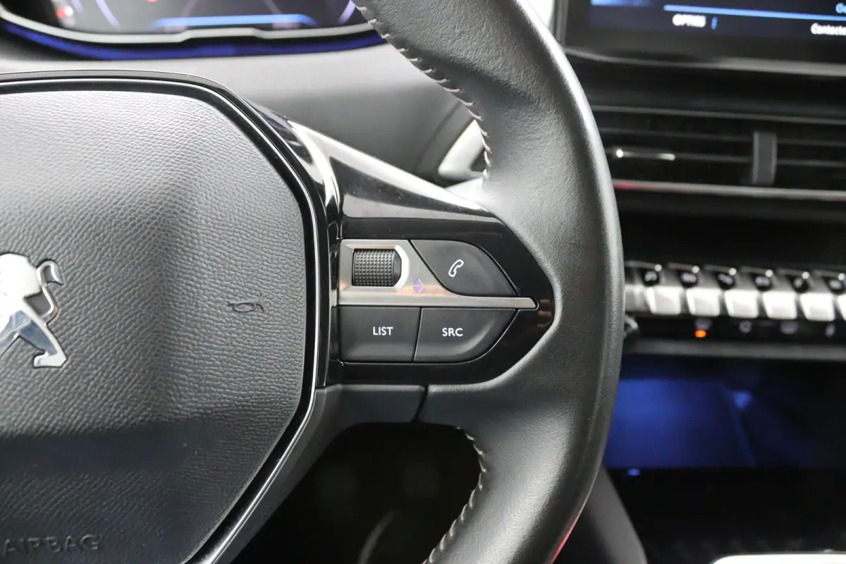 1.2*FACELIFT*CARPLAY*NAVI*CRUISE*ECC*HAAK*CAM*LED*