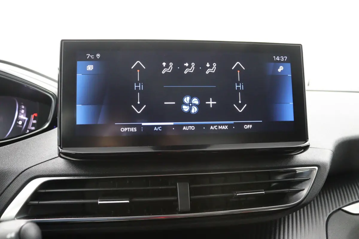 1.2*FACELIFT*CARPLAY*NAVI*CRUISE*ECC*HAAK*CAM*LED*