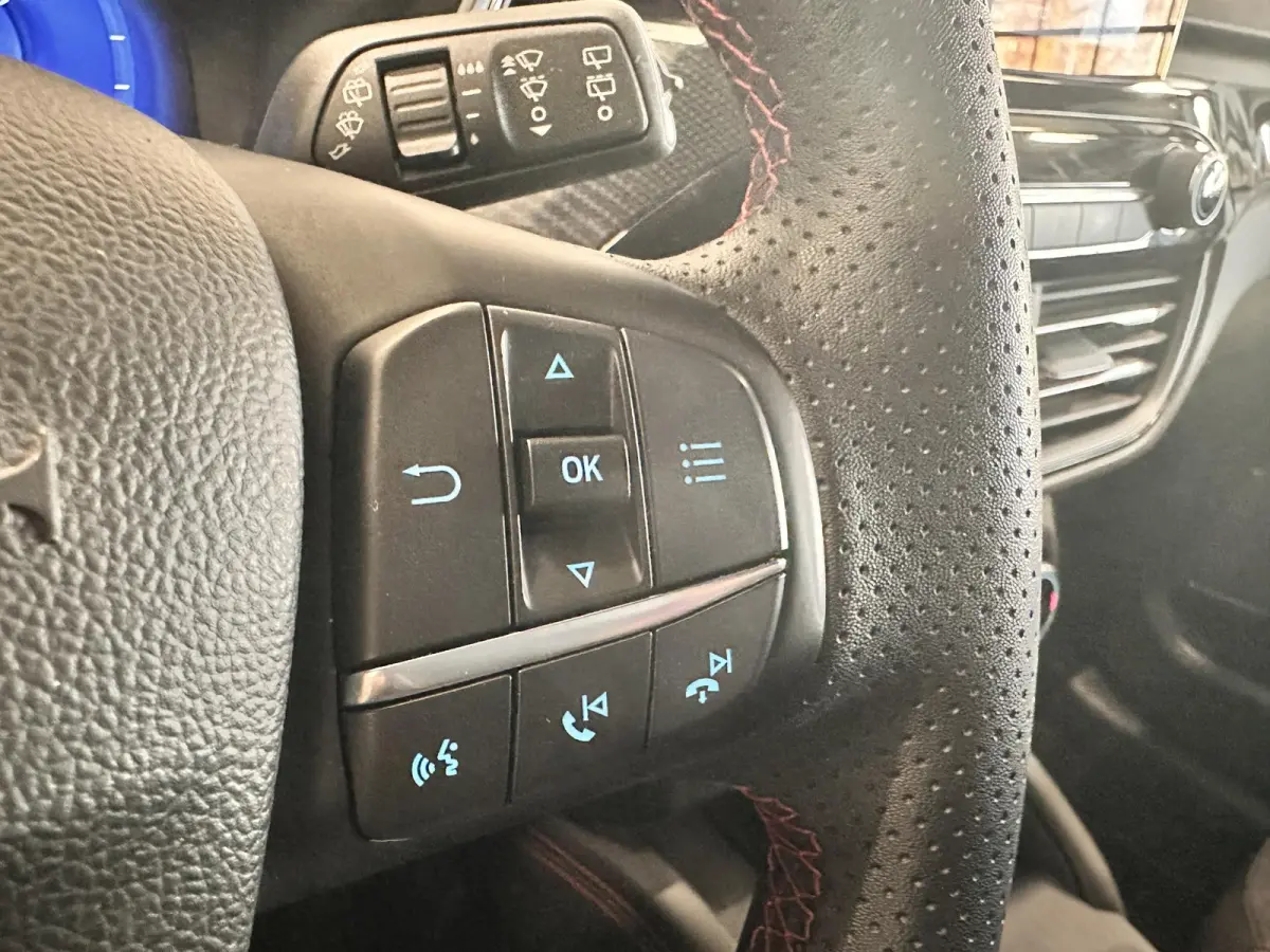 2.5 PHEV ST-Line Automaat Navigatie Apple Carplay/Android Auto Camera Parkeersensoren Cruise Control Stoel-en stuurverwarming Virtual Cockpit Climate Control