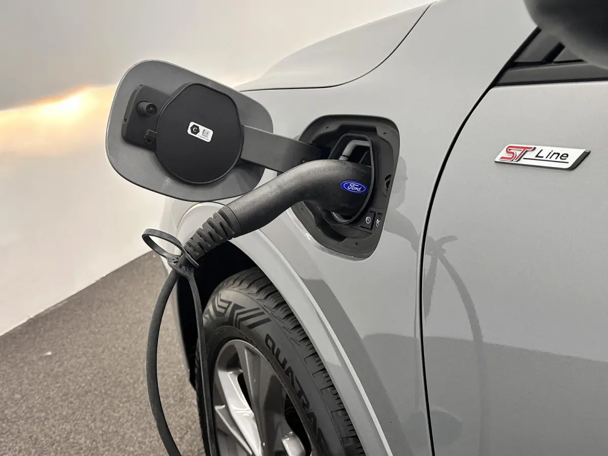 2.5 PHEV ST-Line Automaat Navigatie Apple Carplay/Android Auto Camera Parkeersensoren Cruise Control Stoel-en stuurverwarming Virtual Cockpit Climate Control