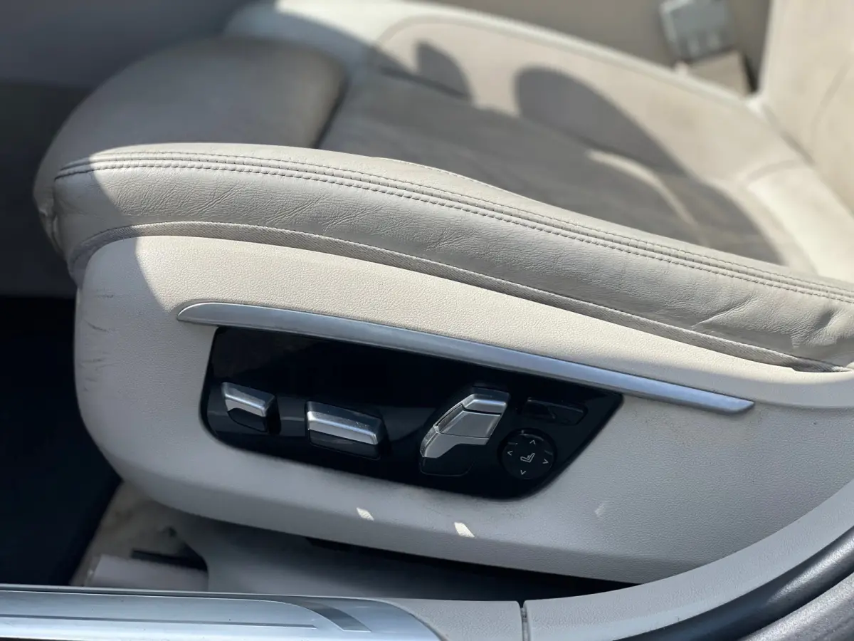 750Li xDrive High Executive | PANO | SOFTCLOSE | CARBON | CAMERA | KEYLESS |