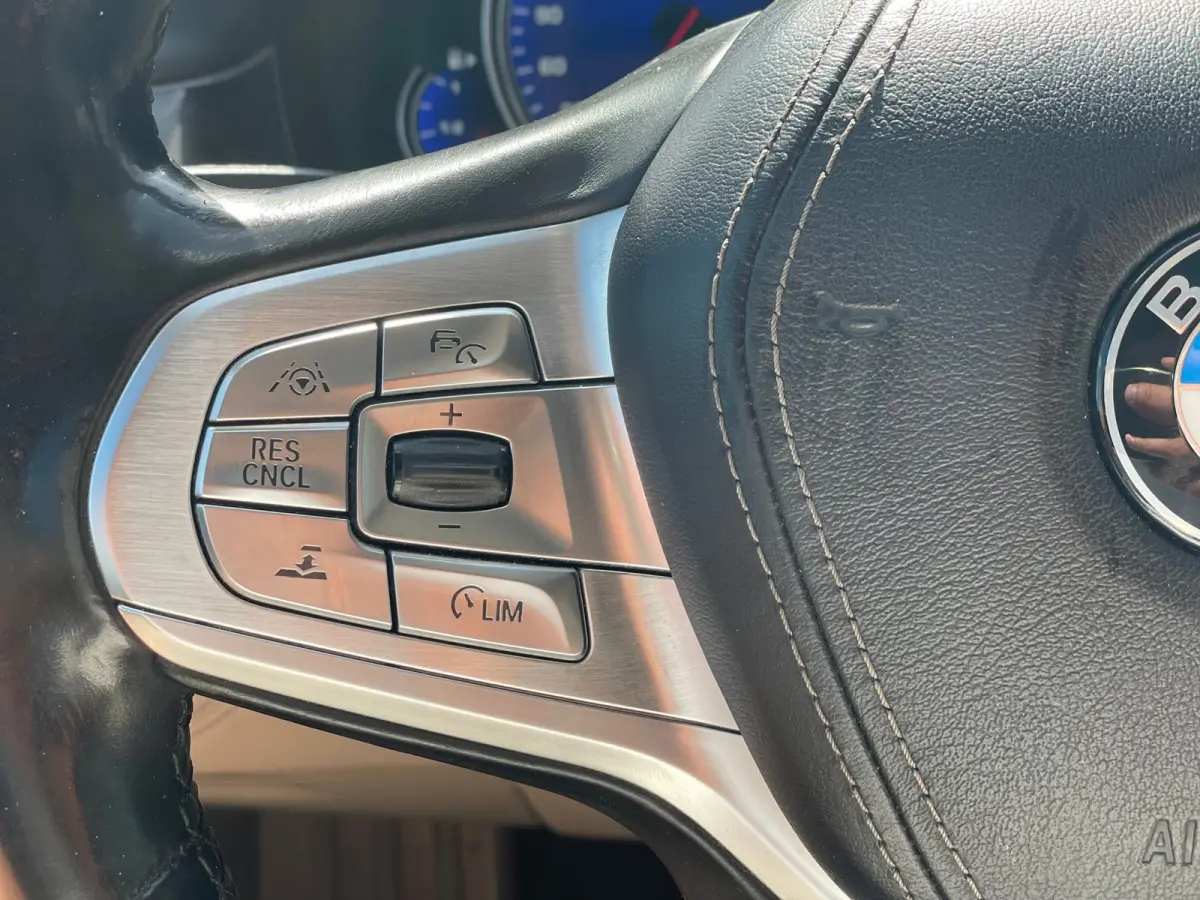 750Li xDrive High Executive | PANO | SOFTCLOSE | CARBON | CAMERA | KEYLESS |