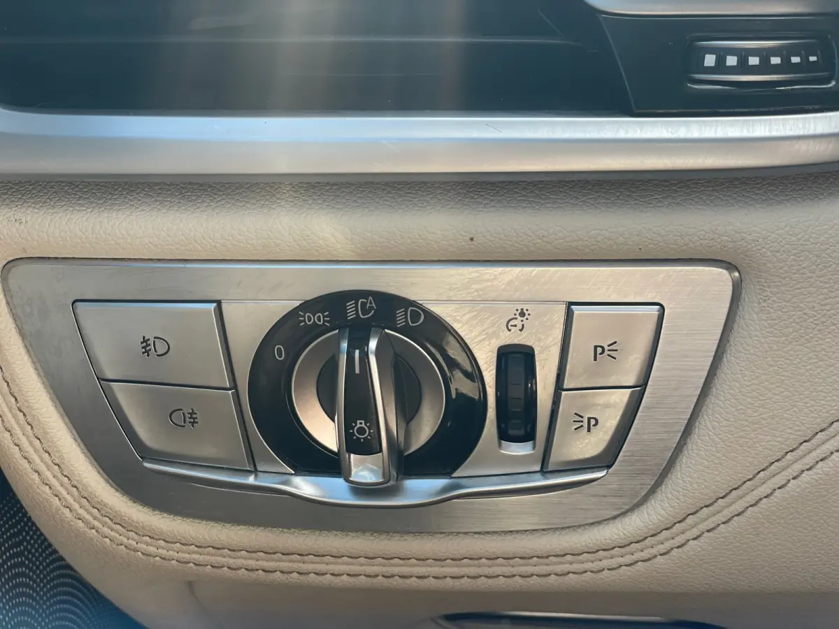 750Li xDrive High Executive | PANO | SOFTCLOSE | CARBON | CAMERA | KEYLESS |