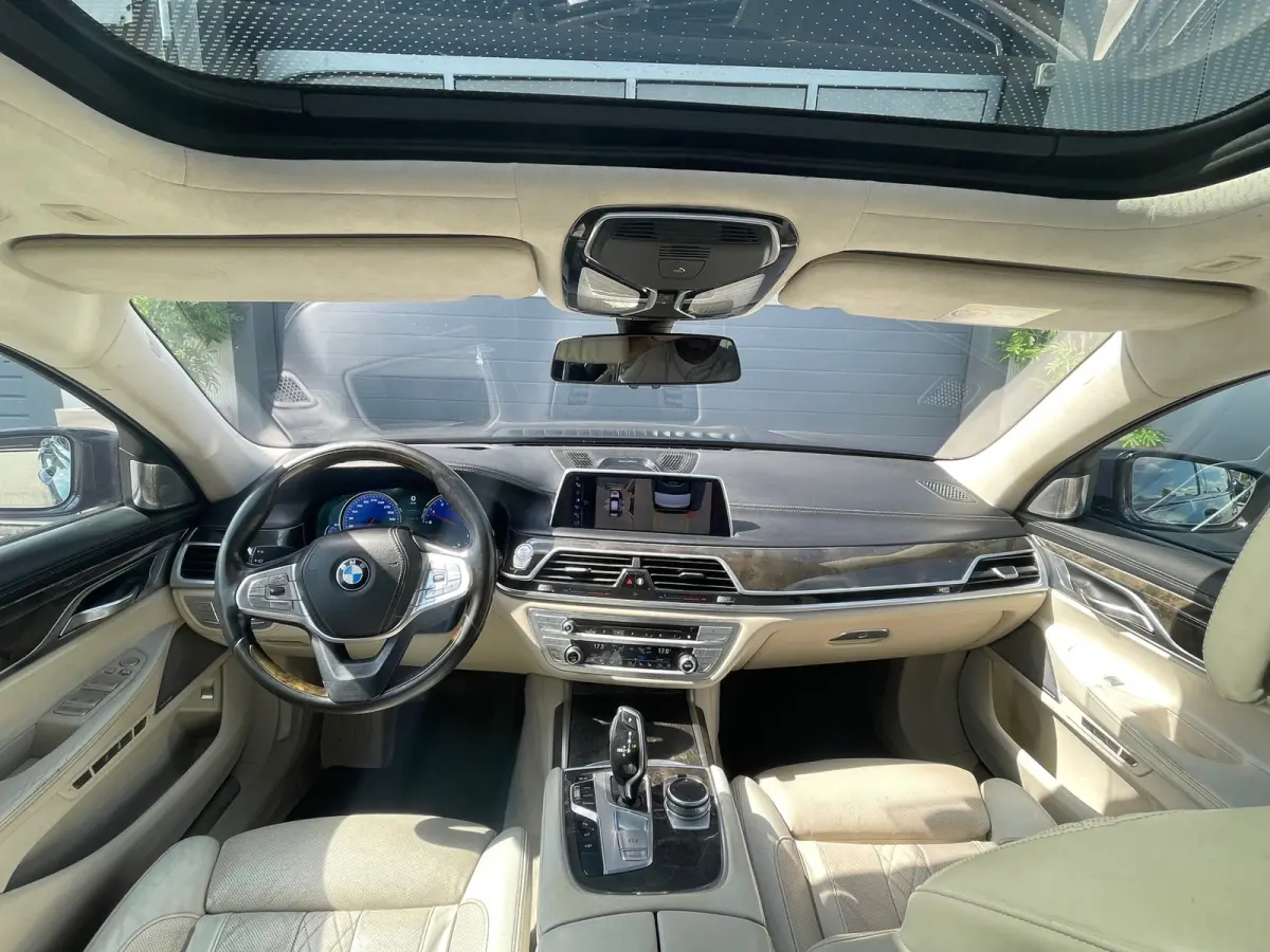 750Li xDrive High Executive | PANO | SOFTCLOSE | CARBON | CAMERA | KEYLESS |