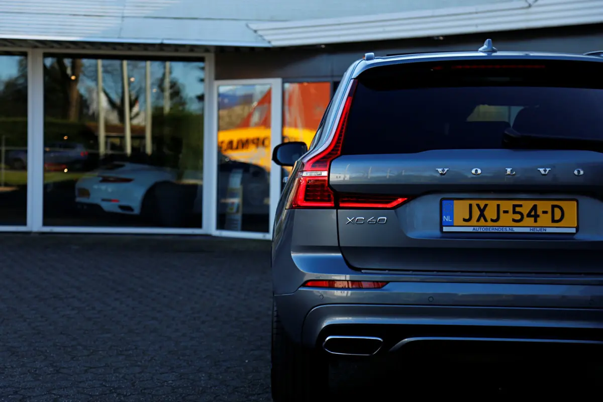 2.0 T8 392PK Plug-in hybrid AWD R-Design*Perfect Volvo Onderh.*B&W!/Pano/Sport Leder/Stoelverw.V+A/Stuurverw./ACC/Pilot ass./360 Camera/Memorie/BLIS/Parkeersens.V+A/21 inch LM*
