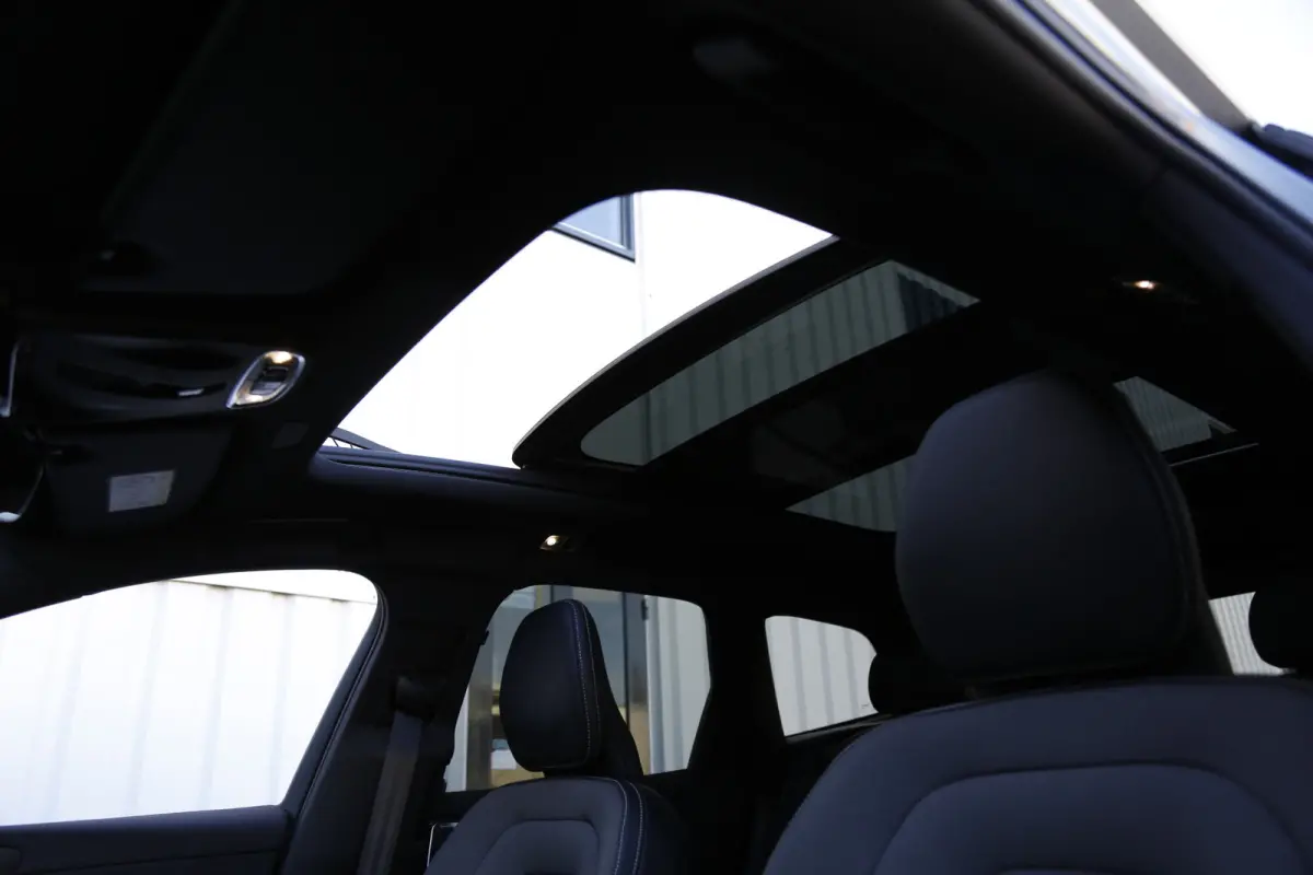 2.0 T8 392PK Plug-in hybrid AWD R-Design*Perfect Volvo Onderh.*B&W!/Pano/Sport Leder/Stoelverw.V+A/Stuurverw./ACC/Pilot ass./360 Camera/Memorie/BLIS/Parkeersens.V+A/21 inch LM*