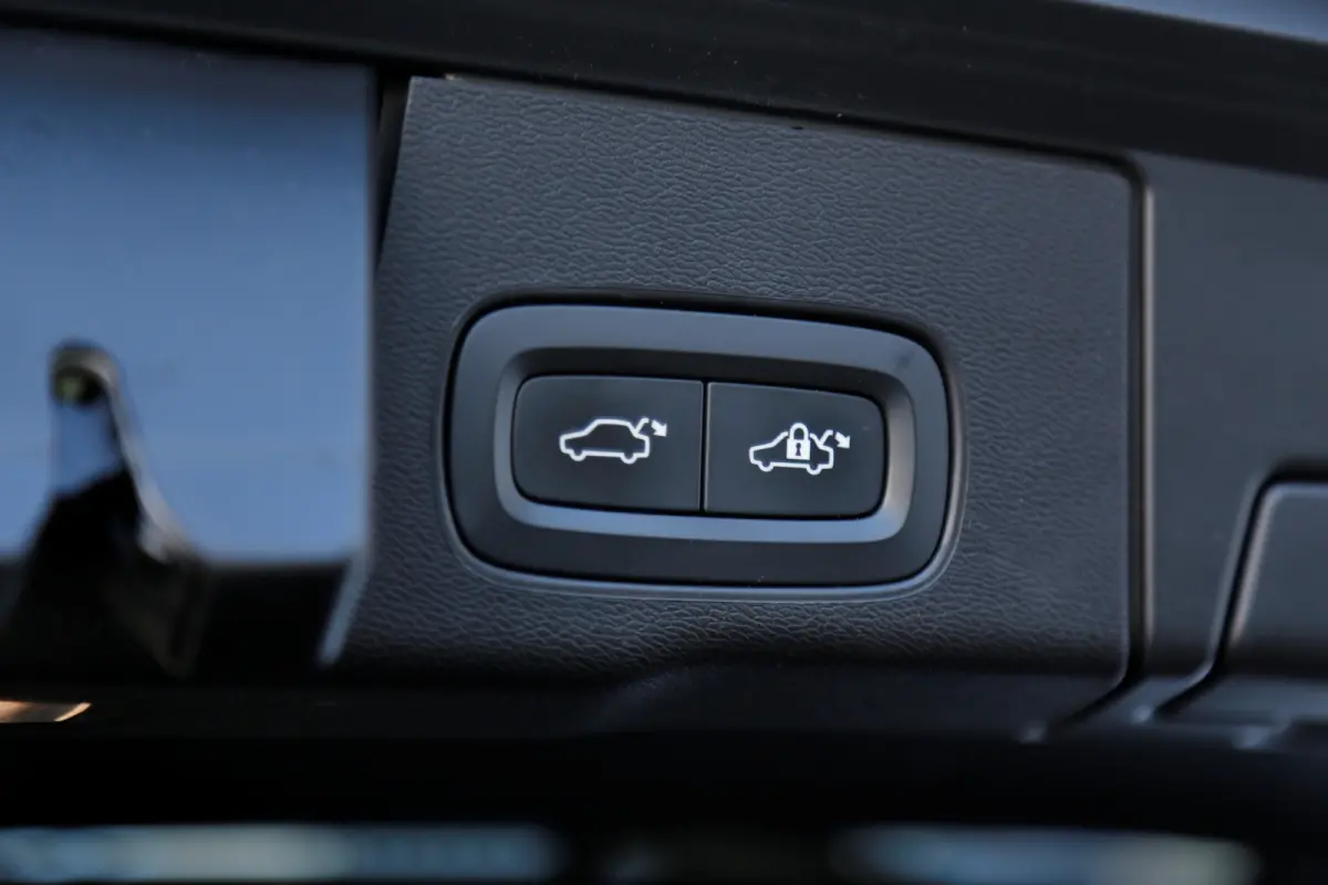 2.0 T8 392PK Plug-in hybrid AWD R-Design*Perfect Volvo Onderh.*B&W!/Pano/Sport Leder/Stoelverw.V+A/Stuurverw./ACC/Pilot ass./360 Camera/Memorie/BLIS/Parkeersens.V+A/21 inch LM*