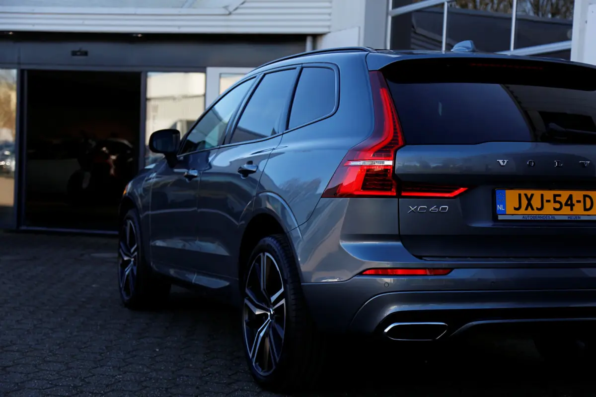 2.0 T8 392PK Plug-in hybrid AWD R-Design*Perfect Volvo Onderh.*B&W!/Pano/Sport Leder/Stoelverw.V+A/Stuurverw./ACC/Pilot ass./360 Camera/Memorie/BLIS/Parkeersens.V+A/21 inch LM*