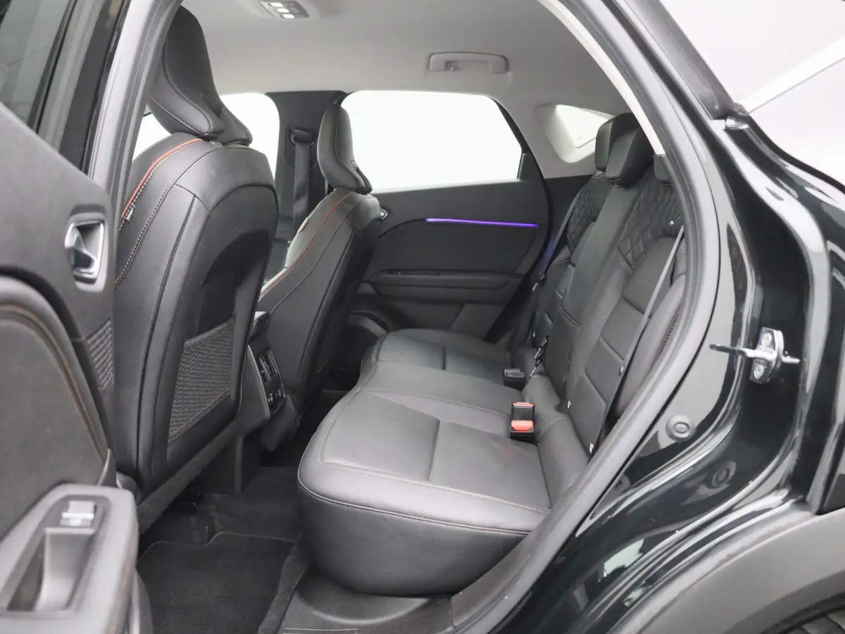 1.3 TCe 140 Initiale Paris | Automaat | Leder | Navigatie | Stoel verwarming | Apple carplay | Climate control | Camera | Parkeer sensoren | LMV | LED |