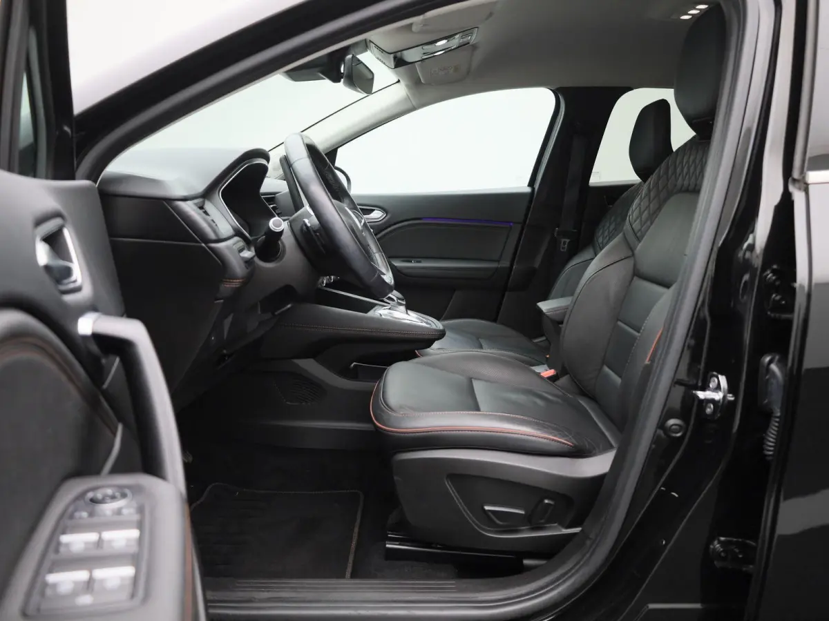 1.3 TCe 140 Initiale Paris | Automaat | Leder | Navigatie | Stoel verwarming | Apple carplay | Climate control | Camera | Parkeer sensoren | LMV | LED |
