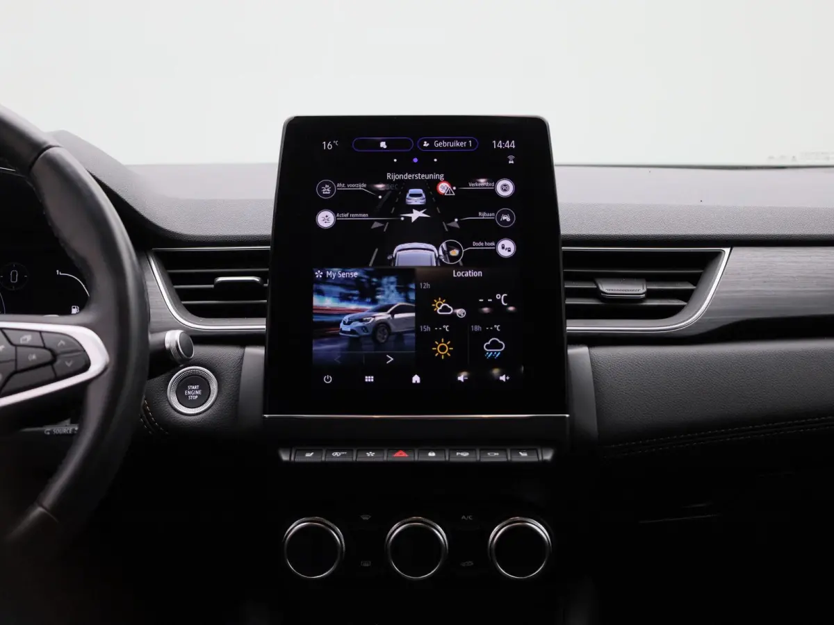1.3 TCe 140 Initiale Paris | Automaat | Leder | Navigatie | Stoel verwarming | Apple carplay | Climate control | Camera | Parkeer sensoren | LMV | LED |