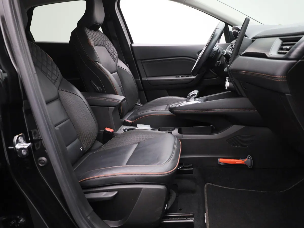 1.3 TCe 140 Initiale Paris | Automaat | Leder | Navigatie | Stoel verwarming | Apple carplay | Climate control | Camera | Parkeer sensoren | LMV | LED |