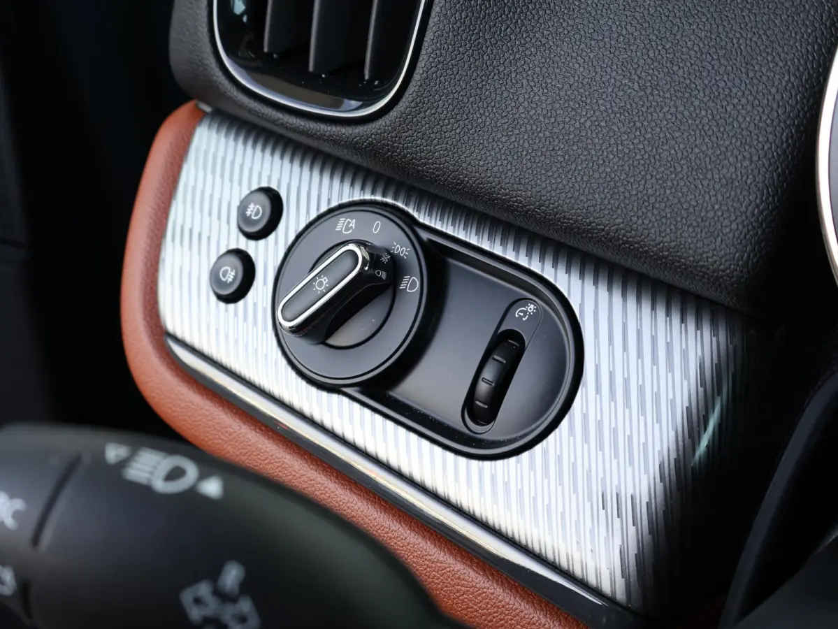 Cooper ALL4 | SoH 85% | Active Cruise Control | Navigatie | Achteruitrijcamera | Comfortstoelen | Elektrische Achterklep