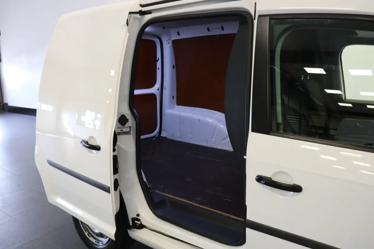 2.0 TDI 102PK Automaat EURO 6 - Airco - Navi - Cruise - € 14.499,- Excl.