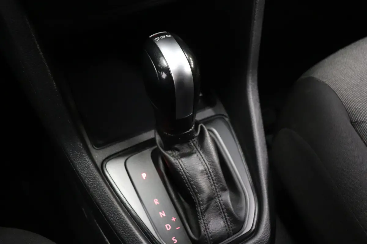 2.0 TDI 102PK Automaat EURO 6 - Airco - Navi - Cruise - € 14.499,- Excl.