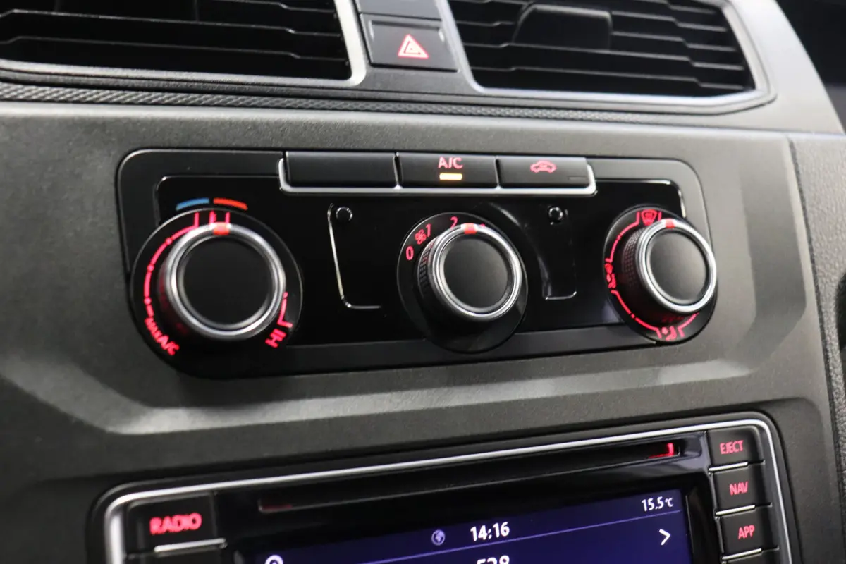 2.0 TDI 102PK Automaat EURO 6 - Airco - Navi - Cruise - € 14.499,- Excl.