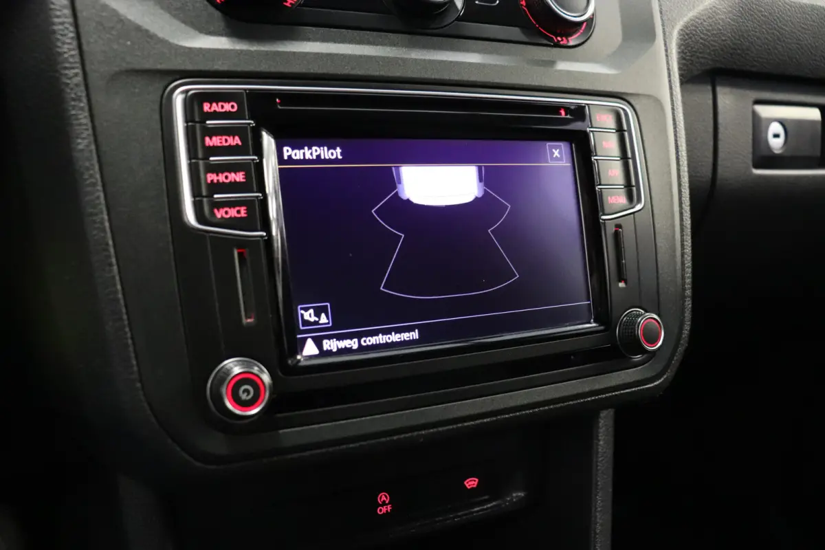2.0 TDI 102PK Automaat EURO 6 - Airco - Navi - Cruise - € 14.499,- Excl.