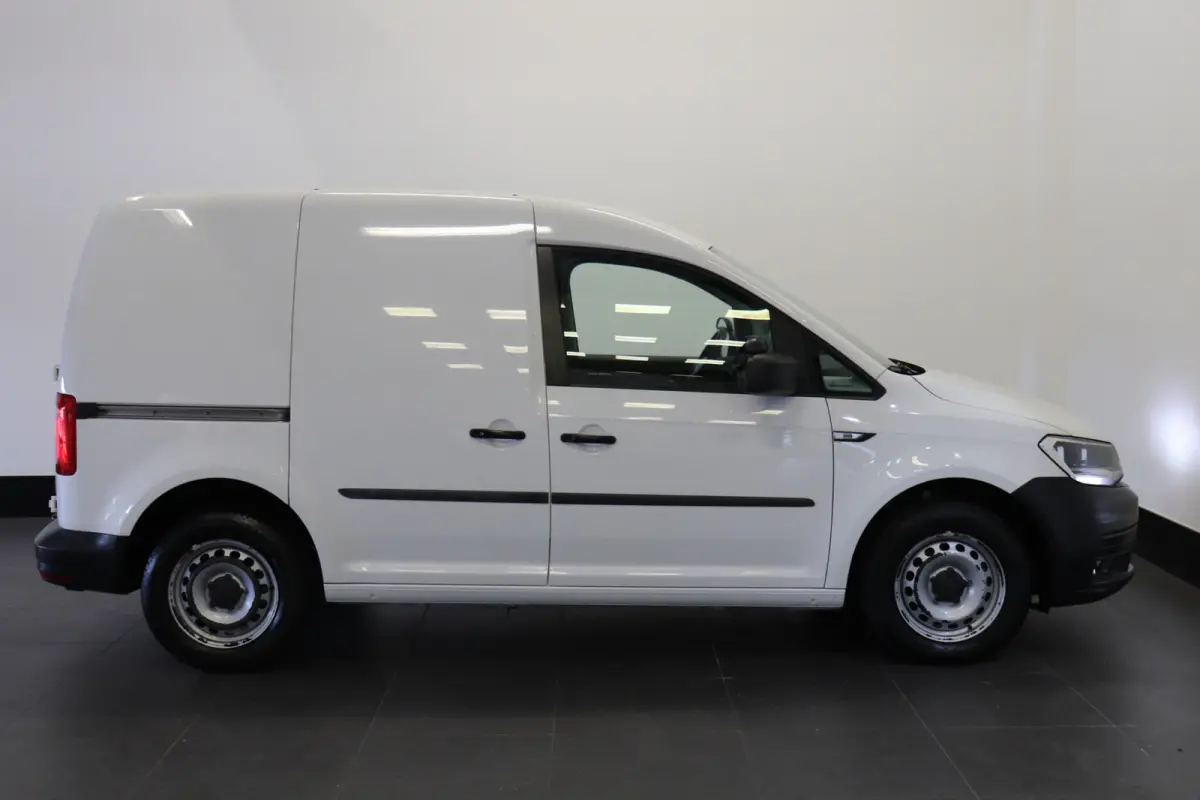 2.0 TDI 102PK Automaat EURO 6 - Airco - Navi - Cruise - € 14.499,- Excl.