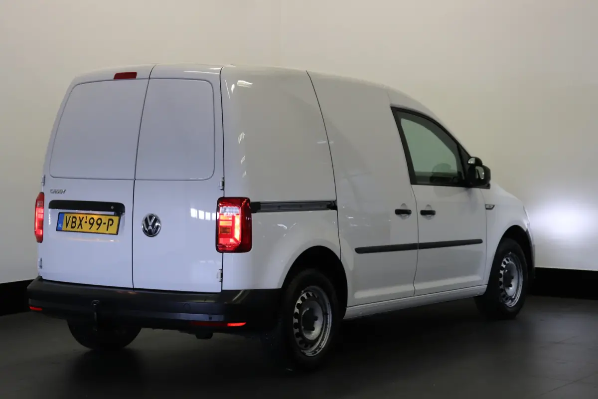 2.0 TDI 102PK Automaat EURO 6 - Airco - Navi - Cruise - € 14.499,- Excl.