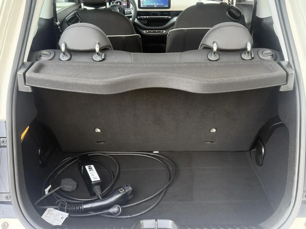24 kWh Navi Camera Carplay Led Cruise SOH 100% Eerste Eigenaar Dealer Onderhouden Nieuwstaat 2023 Nouvelle 500 70 Kw 95 Pk incl 12 maanden garantie