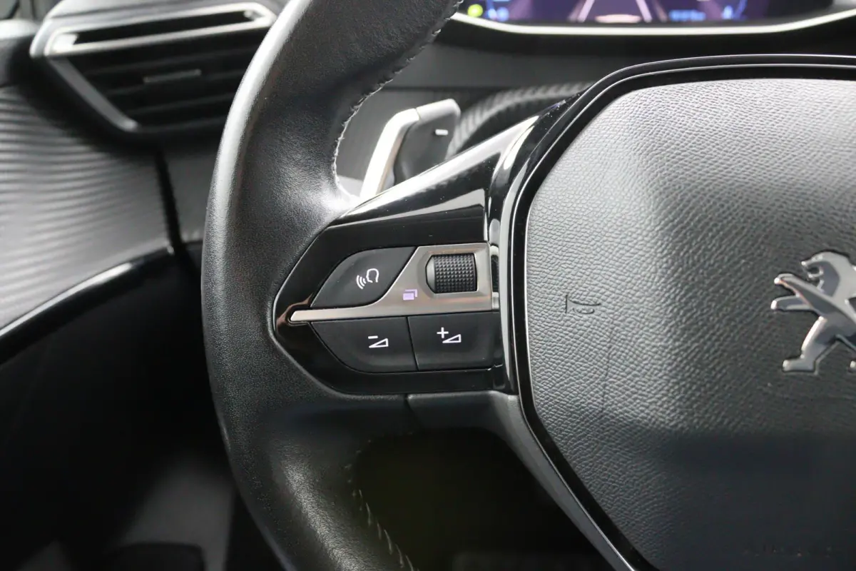 1.2 Allure*AUTOM*CARPLAY*ACC*LANE-ASS*NAVI*CAMERA*