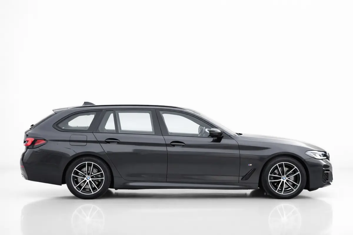 520i M-Sport | LASERLIGHT | NAP | DEALER ONDERHOUDEN | APPLE CARPLAY | ANDRIOD AUTO | SFEERVERLICHTING